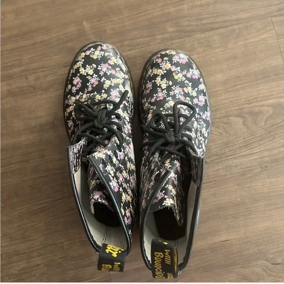 Dr. Martens Black Floral Lace-Up Combat Boots - Picture 3 of 13